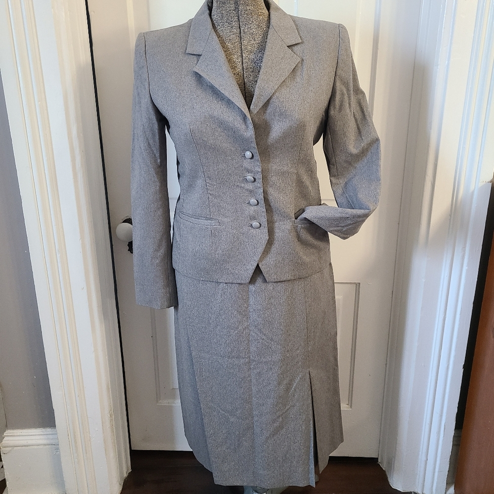 Vintage Saks Fifth Avenue Grey Blazer & Skirt Set